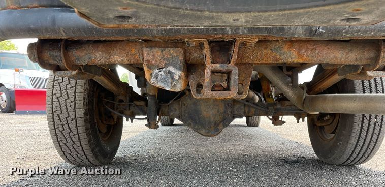 image for item DS8790 2004 Chevrolet Silverado 2500HD  Ext. Cab flatbed truck