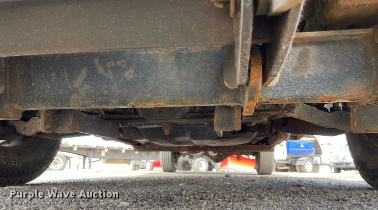 image for item DS8790 2004 Chevrolet Silverado 2500HD  Ext. Cab flatbed truck