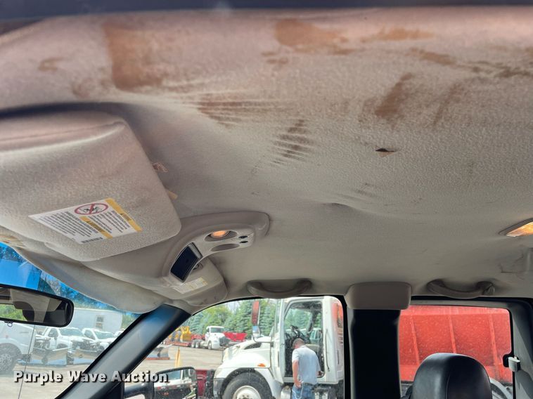 image for item DS8790 2004 Chevrolet Silverado 2500HD  Ext. Cab flatbed truck