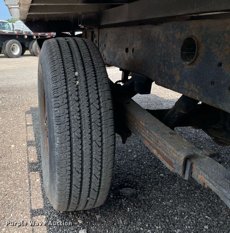 image for item DS8790 2004 Chevrolet Silverado 2500HD  Ext. Cab flatbed truck