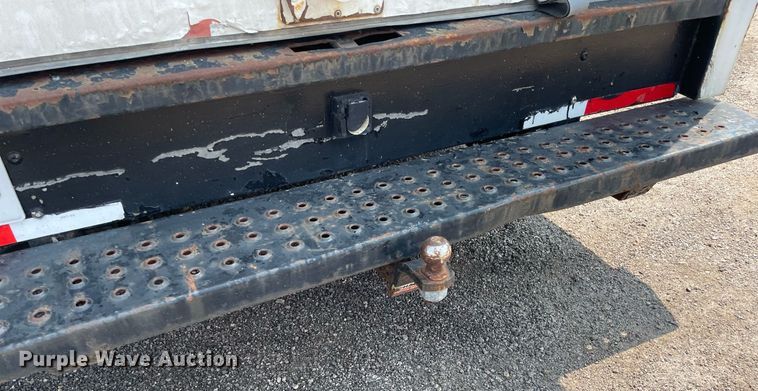 image for item DS8791 2004 GMC Savana 3500  box truck