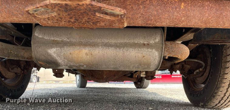 image for item DS8791 2004 GMC Savana 3500  box truck