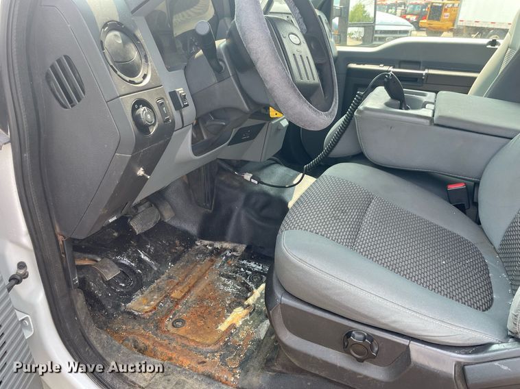 image for item DS8792 2013 Ford F250 Super Duty  pickup truck