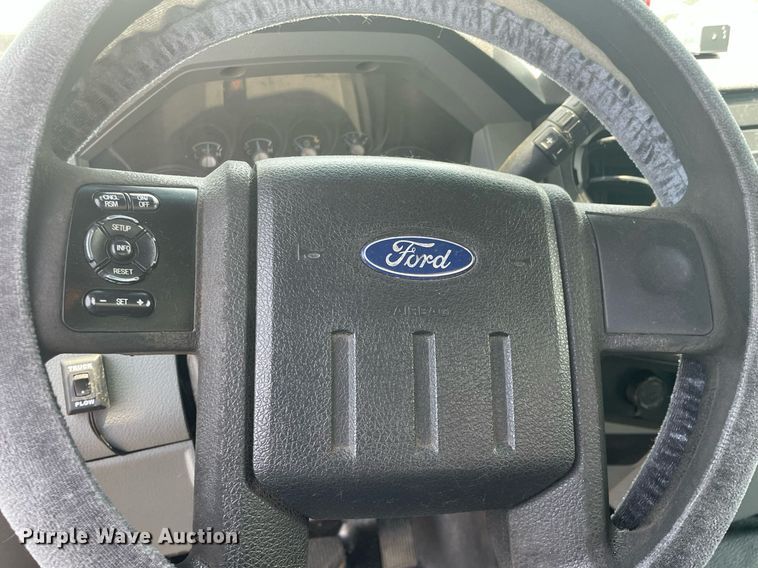 image for item DS8792 2013 Ford F250 Super Duty  pickup truck