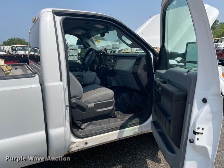 image for item DS8792 2013 Ford F250 Super Duty  pickup truck