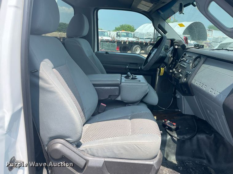 image for item DS8792 2013 Ford F250 Super Duty  pickup truck