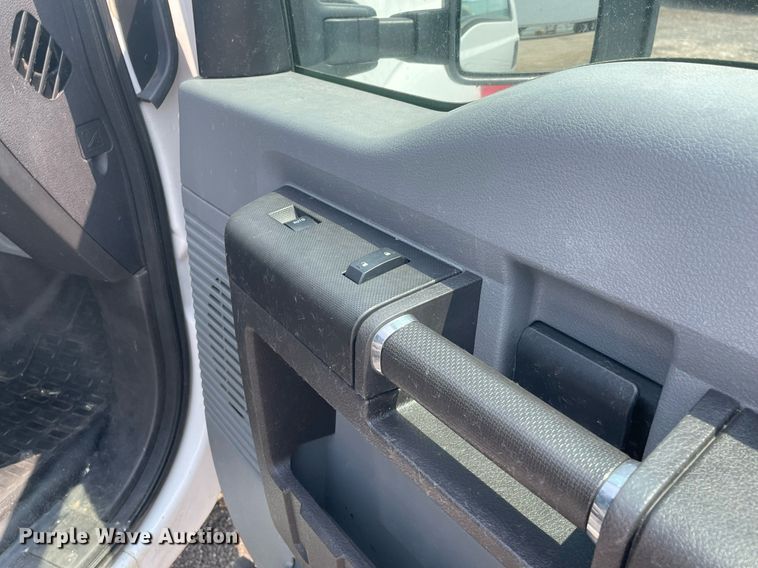 image for item DS8792 2013 Ford F250 Super Duty  pickup truck