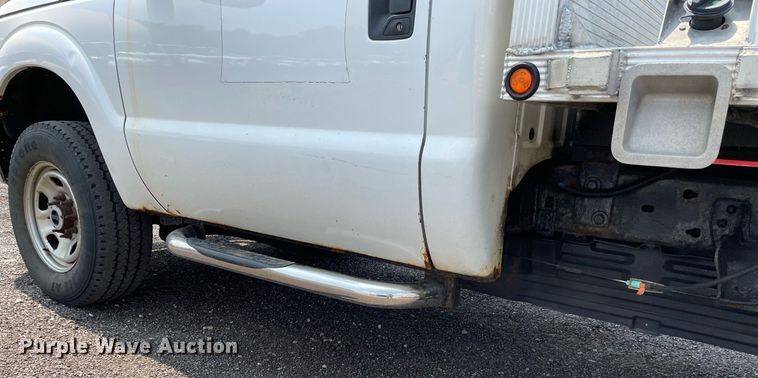 image for item DS8794 2012 Ford  F350 Super Duty XL  flatbed pickup truck