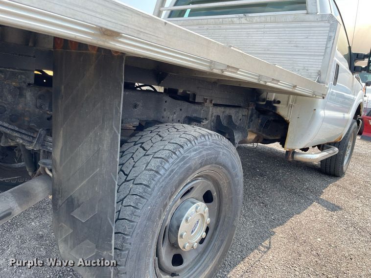 image for item DS8794 2012 Ford  F350 Super Duty XL  flatbed pickup truck
