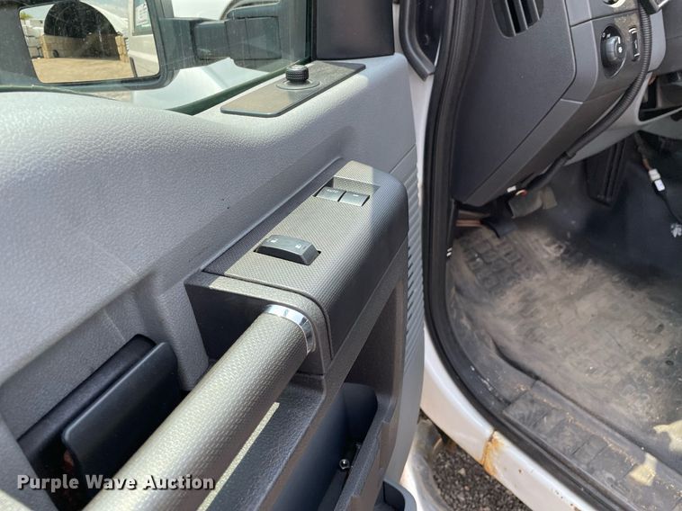 image for item DS8794 2012 Ford  F350 Super Duty XL  flatbed pickup truck