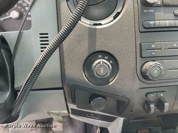 image for item DS8794 2012 Ford  F350 Super Duty XL  flatbed pickup truck