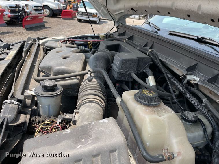 image for item DS8794 2012 Ford  F350 Super Duty XL  flatbed pickup truck