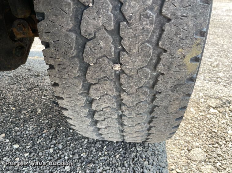 image for item DS8794 2012 Ford  F350 Super Duty XL  flatbed pickup truck