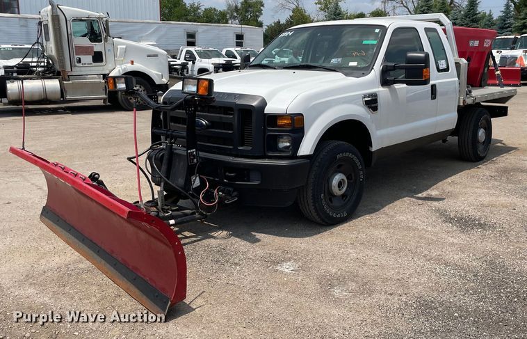 image for item DS8795 2010 Ford F250 Super Duty XL  SuperCab flatbed pickup truck