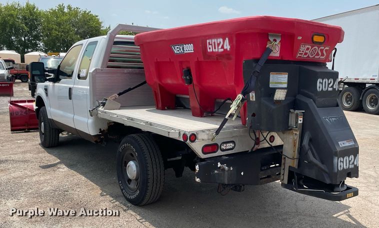 image for item DS8795 2010 Ford F250 Super Duty XL  SuperCab flatbed pickup truck