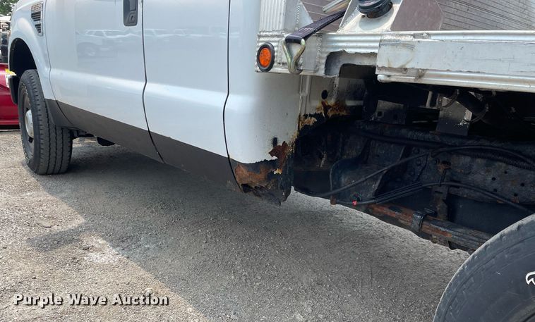 image for item DS8795 2010 Ford F250 Super Duty XL  SuperCab flatbed pickup truck