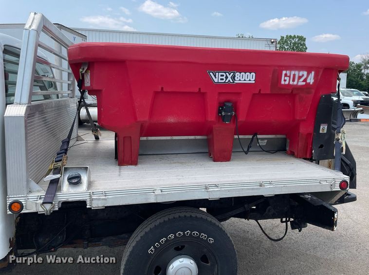 image for item DS8795 2010 Ford F250 Super Duty XL  SuperCab flatbed pickup truck