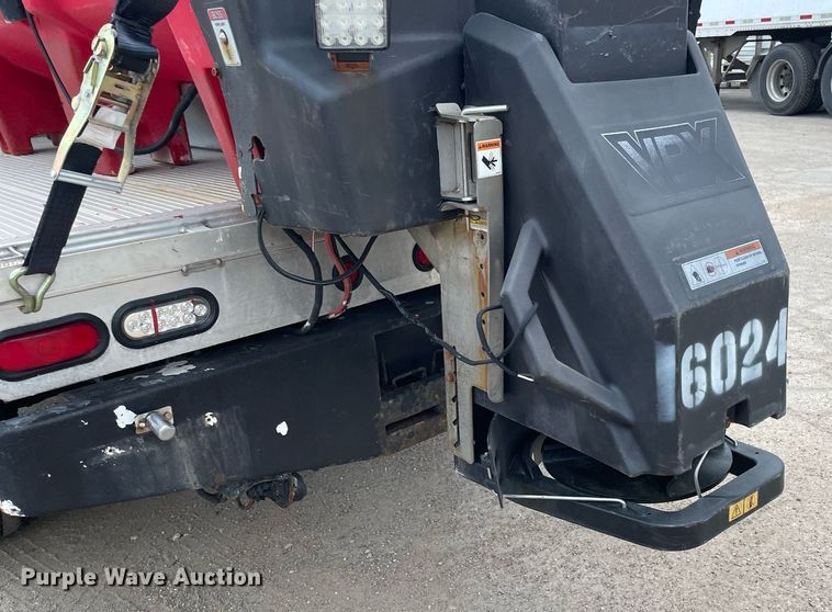 image for item DS8795 2010 Ford F250 Super Duty XL  SuperCab flatbed pickup truck