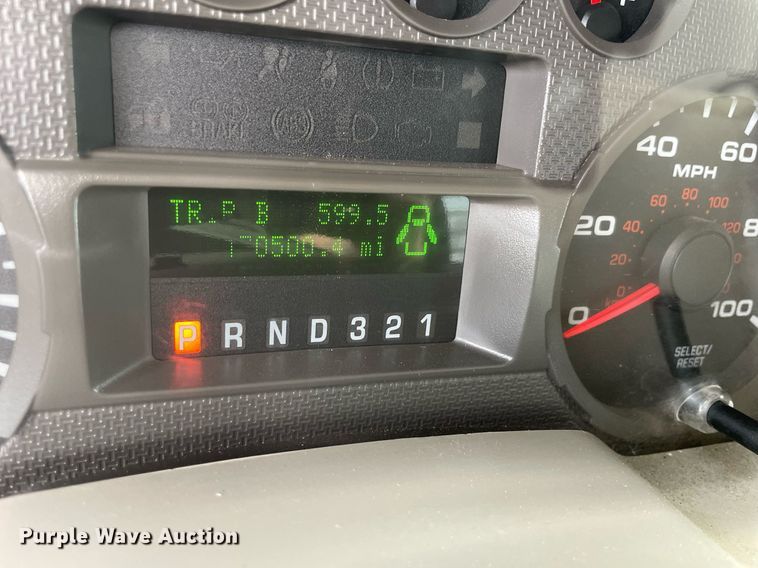 image for item DS8795 2010 Ford F250 Super Duty XL  SuperCab flatbed pickup truck