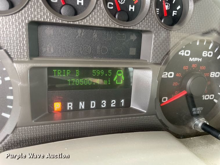 image for item DS8795 2010 Ford F250 Super Duty XL  SuperCab flatbed pickup truck