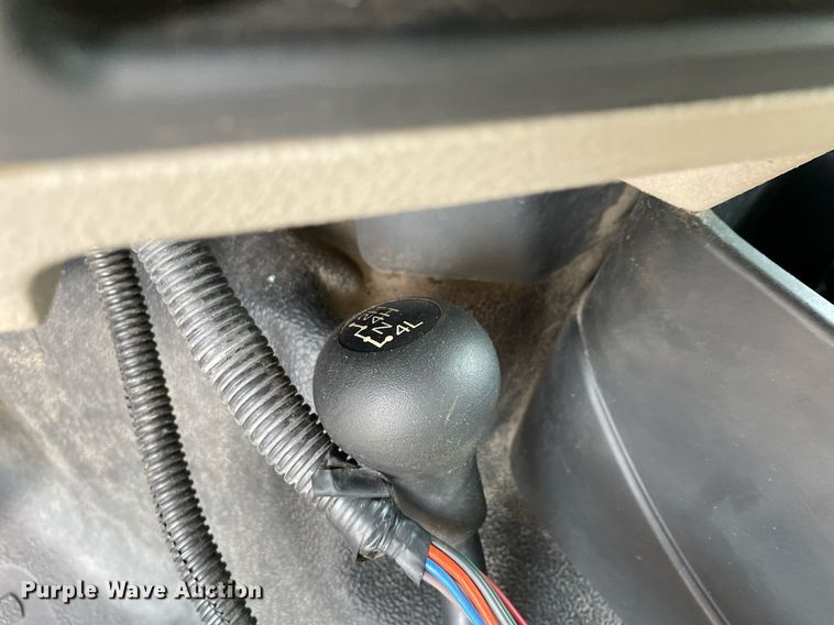 image for item DS8795 2010 Ford F250 Super Duty XL  SuperCab flatbed pickup truck