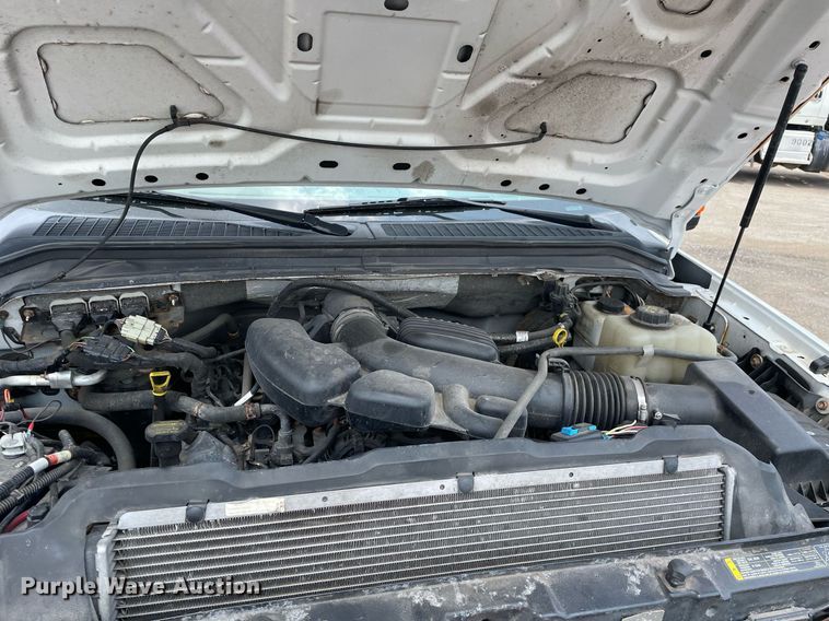 image for item DS8795 2010 Ford F250 Super Duty XL  SuperCab flatbed pickup truck