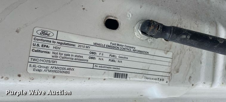 image for item DS8795 2010 Ford F250 Super Duty XL  SuperCab flatbed pickup truck