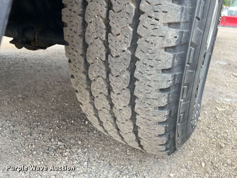 image for item DS8795 2010 Ford F250 Super Duty XL  SuperCab flatbed pickup truck