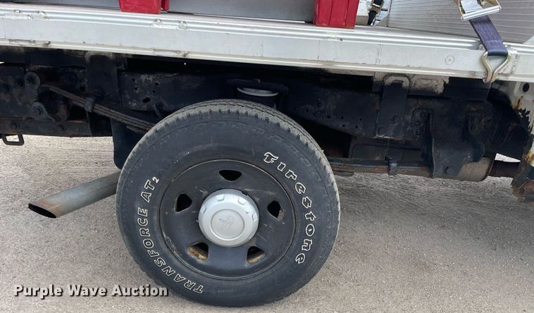 image for item DS8795 2010 Ford F250 Super Duty XL  SuperCab flatbed pickup truck