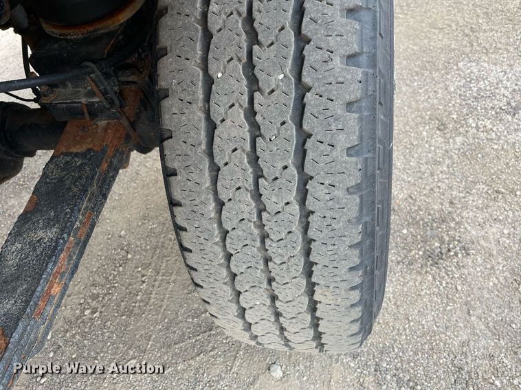 image for item DS8795 2010 Ford F250 Super Duty XL  SuperCab flatbed pickup truck