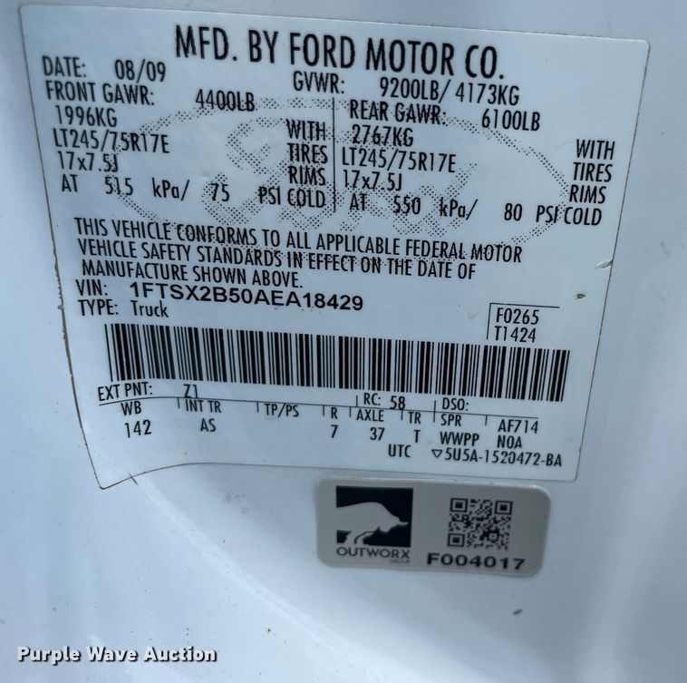 image for item DS8795 2010 Ford F250 Super Duty XL  SuperCab flatbed pickup truck