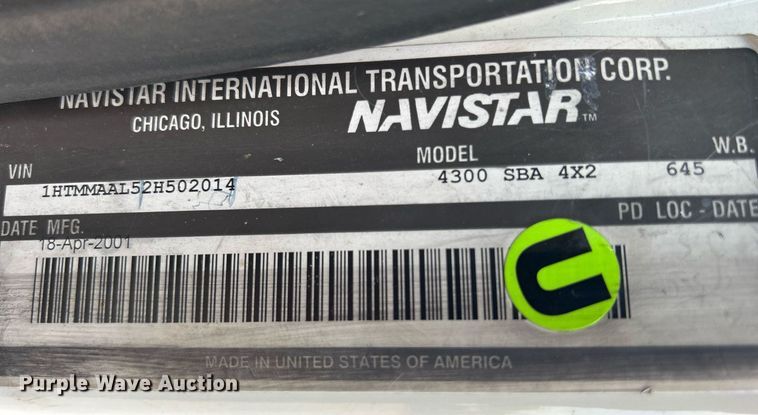 image for item DS8796 2002 International 4300  de-icer truck