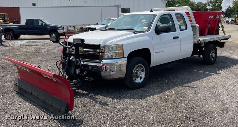 image for item DS8797 2008 Chevrolet 2500HD  Ext. Cab flatbed pickup truck