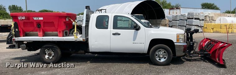 image for item DS8797 2008 Chevrolet 2500HD  Ext. Cab flatbed pickup truck