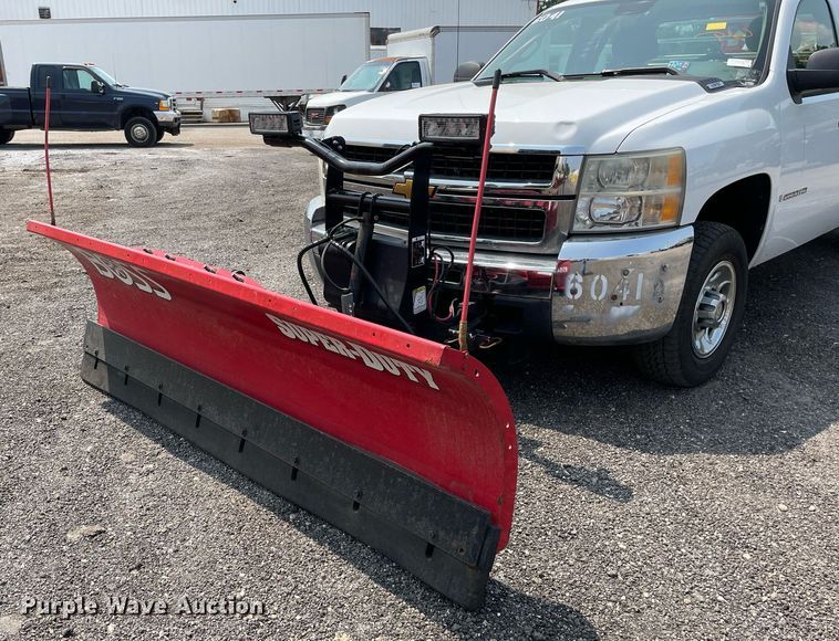 image for item DS8797 2008 Chevrolet 2500HD  Ext. Cab flatbed pickup truck