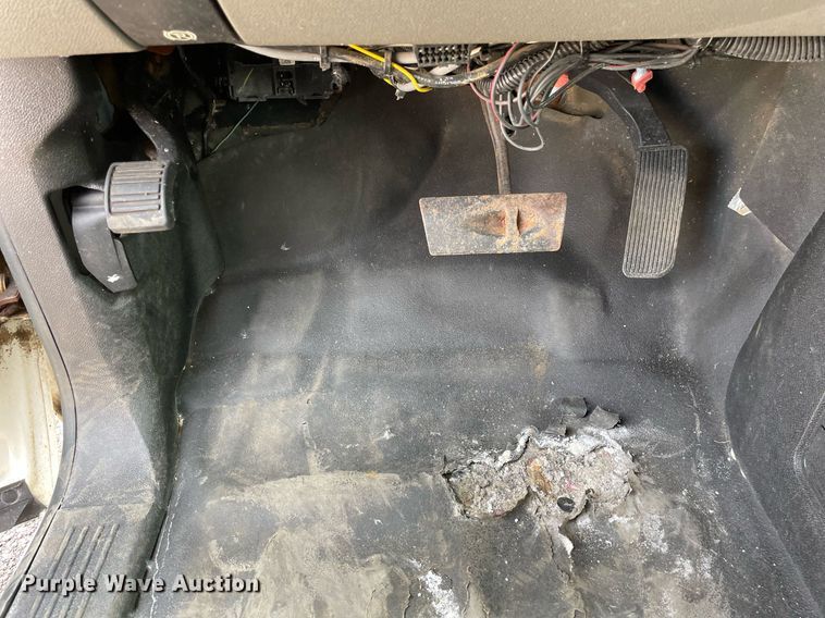 image for item DS8797 2008 Chevrolet 2500HD  Ext. Cab flatbed pickup truck