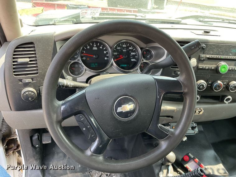 image for item DS8797 2008 Chevrolet 2500HD  Ext. Cab flatbed pickup truck