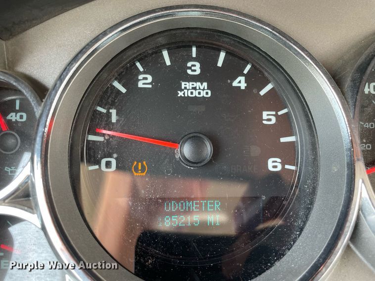 image for item DS8797 2008 Chevrolet 2500HD  Ext. Cab flatbed pickup truck