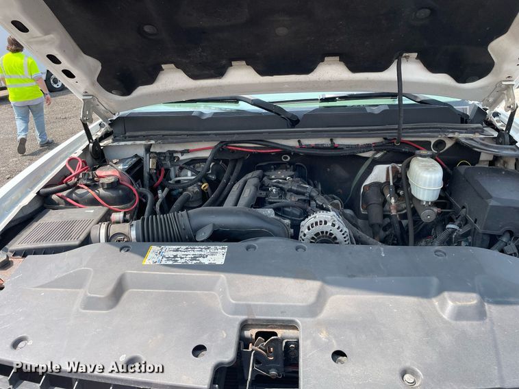 image for item DS8797 2008 Chevrolet 2500HD  Ext. Cab flatbed pickup truck