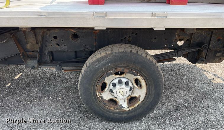 image for item DS8797 2008 Chevrolet 2500HD  Ext. Cab flatbed pickup truck