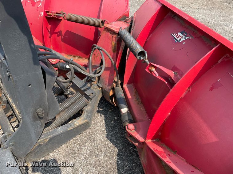 image for item DS8798 2005 International 4300  spreader truck