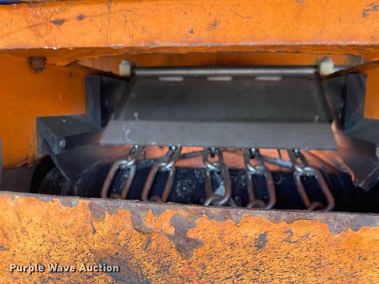 image for item DS8798 2005 International 4300  spreader truck