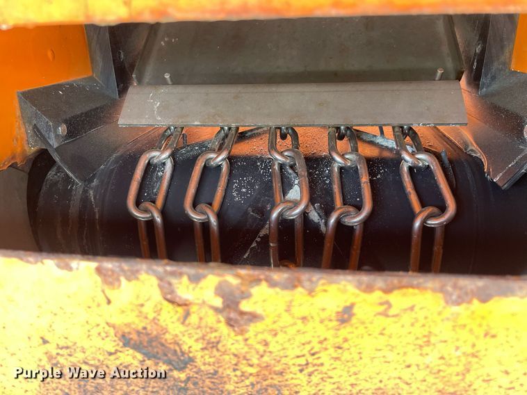 image for item DS8798 2005 International 4300  spreader truck