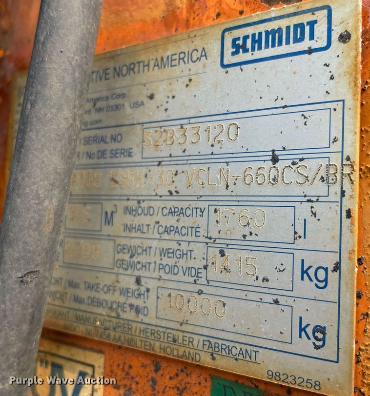 image for item DS8798 2005 International 4300  spreader truck