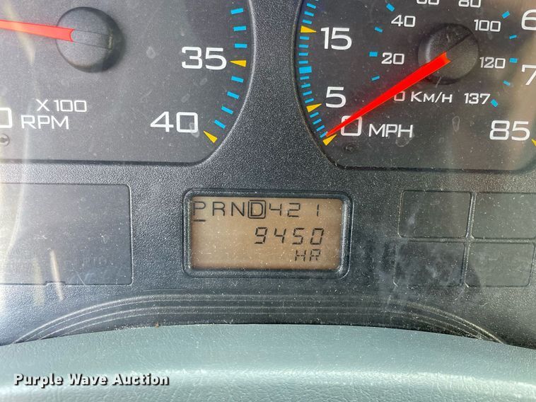 image for item DS8798 2005 International 4300  spreader truck