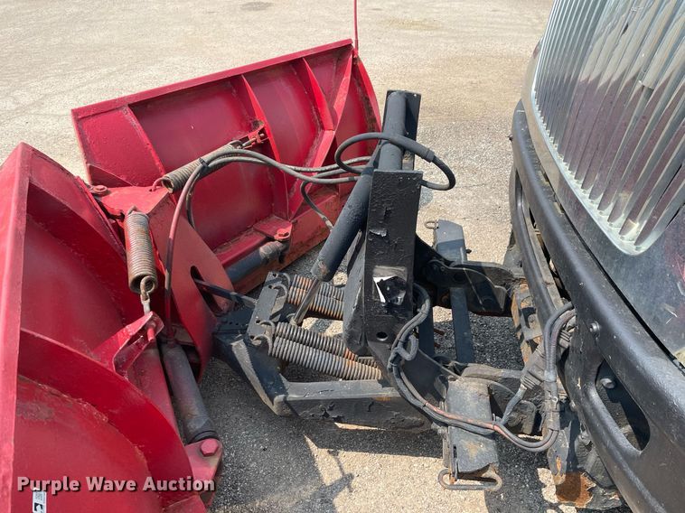 image for item DS8799 2006 International 4300  spreader truck