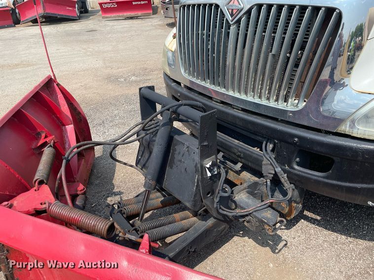 image for item DS8799 2006 International 4300  spreader truck