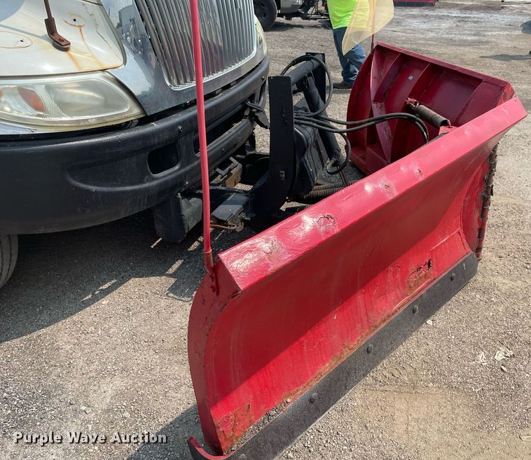 image for item DS8799 2006 International 4300  spreader truck