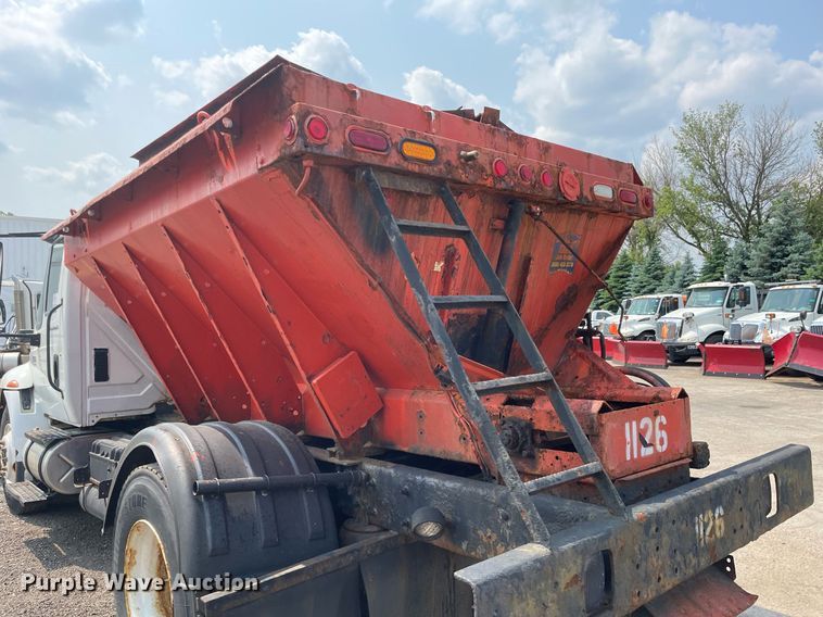 image for item DS8799 2006 International 4300  spreader truck