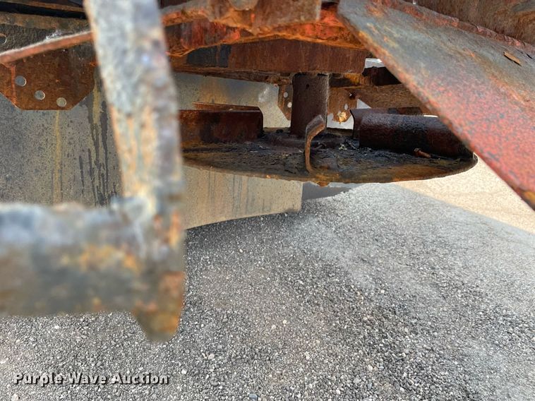 image for item DS8799 2006 International 4300  spreader truck